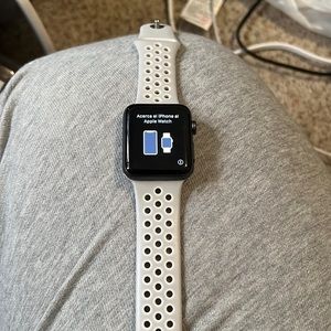 Apple watch series 3 42mm (gps)